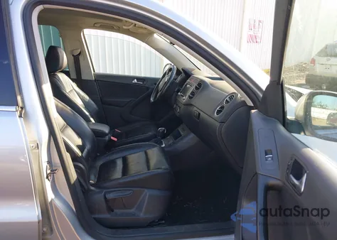 2011 Volkswagen Tiguan Sel z USA, uszkodzony, nr VIN WVGAV7AXXBW539005